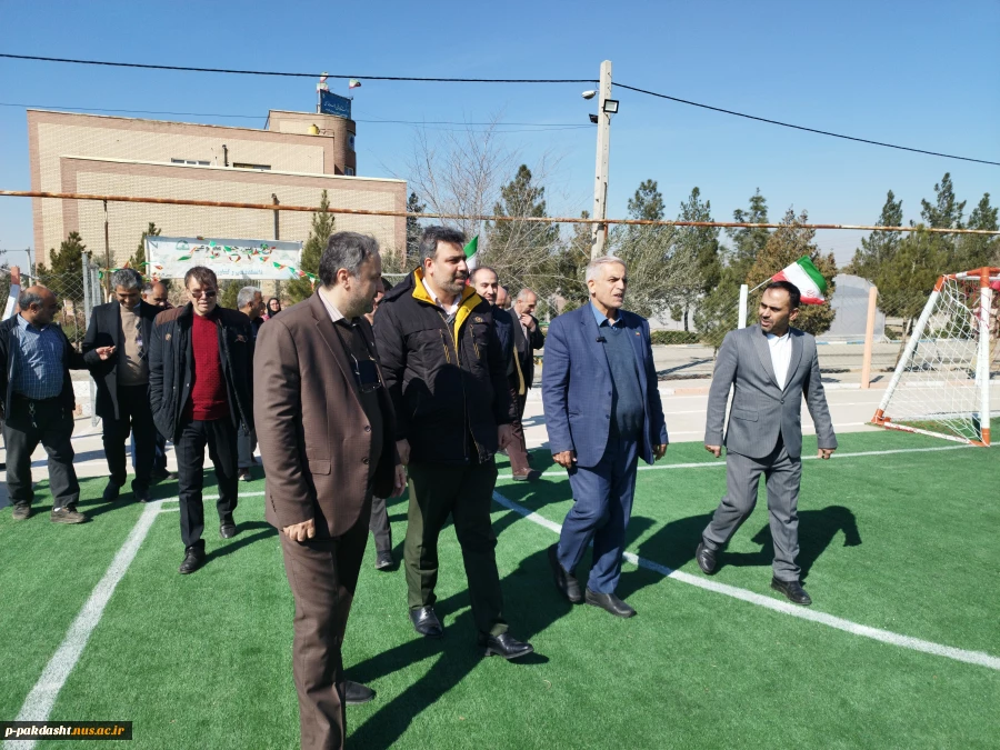 در آستانه چهل و پنجمین سالروز پیروزی انقلاب اسلامی صورت گرفت: افتتاح زمین چمن مصنوعی آموزشکده فنی و کشاورزی پاکدشت 3