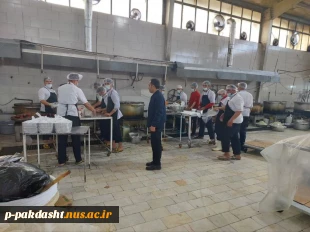 بازدید ریاست دانشکده جناب آقای دکتر پور جوان از محل طبخ غذا در ماه مبارک رمضان 2