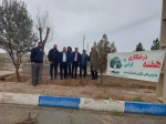 ریاست دانشکده آقای دکتر پور جوان چند اصله نهال در محوطه دانشکده غرس کرد. 2