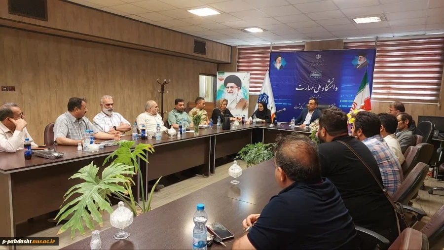 جلسه جناب آقای دکتر پورجوان ریاست دانشکده ملی مهارت کشاورزی پاکدشت با گلکاران شهرستان پاکدشت 6