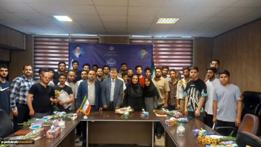 جلسه تقدیر وتشکر از اساتید ودانشجویان برترعلمی با حضورریاست دانشکده  جناب آقای دکتر پور جوان وجناب آقای دکتر اسلامی معاونت مرکز 2