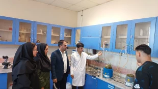 استخراج اسانس طبیعی رزماری توسط دانشجویان دانشکده ملی مهارت کشاورزی پاکدشت 4