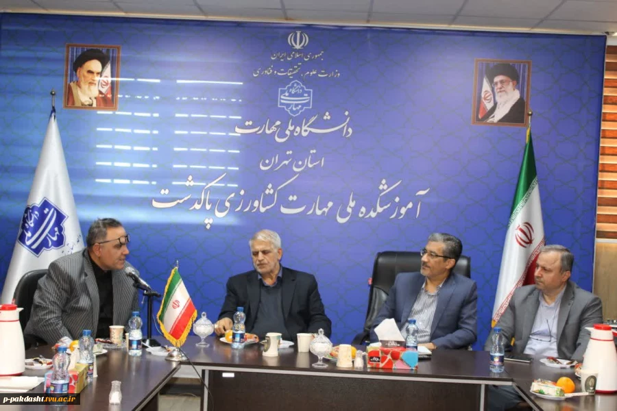 افتتاح کلینیک تخصصی گیاه پزشکی و کلنگ زنی سوله کارگاه ماشین آلات کشاورزی دانشکده ملی مهارت کشاورزی پاکدشت با حضور مسئولین محترم دانشگاه ملی مهارت و شهرستان پاکدشت.  6