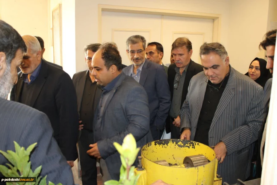 افتتاح کلینیک تخصصی گیاه پزشکی و کلنگ زنی سوله کارگاه ماشین آلات کشاورزی دانشکده ملی مهارت کشاورزی پاکدشت با حضور مسئولین محترم دانشگاه ملی مهارت و شهرستان پاکدشت.  9