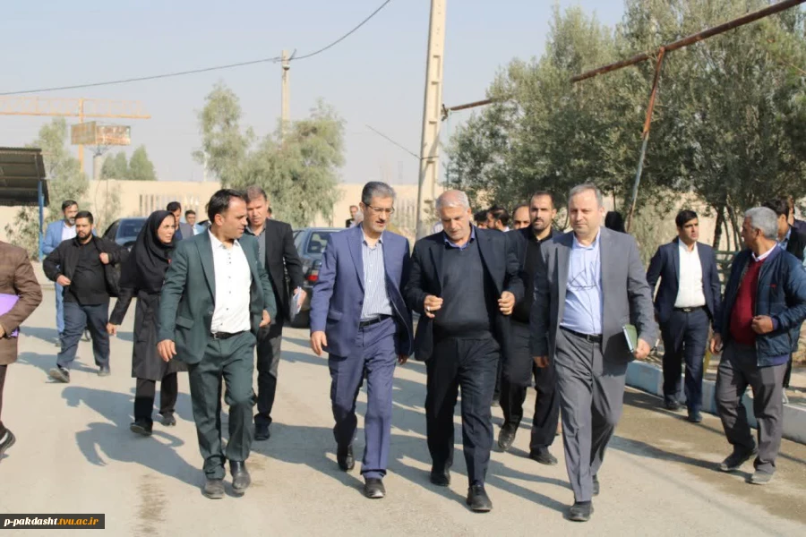 افتتاح کلینیک تخصصی گیاه پزشکی و کلنگ زنی سوله کارگاه ماشین آلات کشاورزی دانشکده ملی مهارت کشاورزی پاکدشت با حضور مسئولین محترم دانشگاه ملی مهارت و شهرستان پاکدشت.  11