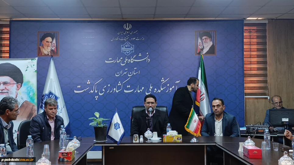 برگزاری جشن دانشجویی به مناسبت 16 آذر ماه روز دانشجو و هفته پژوهش با حضور جناب آقای دکتر جعفری کرمانی معاون محترم فرهنگی و دانشجویی دانشگاه ملی مهارت در دانشکده ملی مهارت کشاورزی پاکدشت