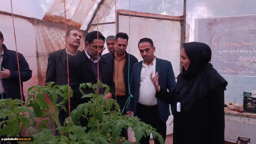 برگزاری جشن دانشجویی به مناسبت 16 آذر ماه روز دانشجو و هفته پژوهش با حضور جناب آقای دکتر جعفری کرمانی معاون محترم فرهنگی و دانشجویی دانشگاه ملی مهارت در دانشکده ملی مهارت کشاورزی پاکدشت 4