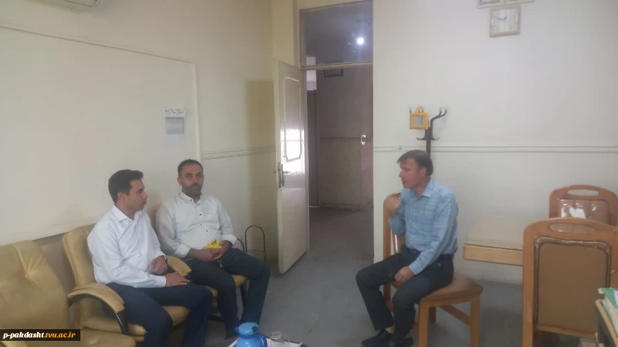 بازدید سرزده جناب آقای دکتر هاشمی ریاست محترم دانشگاه ملی مهارت واحد استان تهران ازدانشکده ملی مهارت کشاورزی پاکدشت  4
